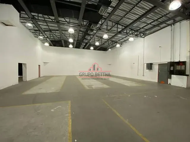 Galpão / Barracão com 2022m², para alugar, no bairro Jardim Iracema/Aldeia em Barueri