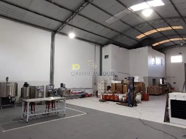 Galpão / Barracão com 540m², à venda, no bairro Vargem do Bom Jesus em Florianópolis