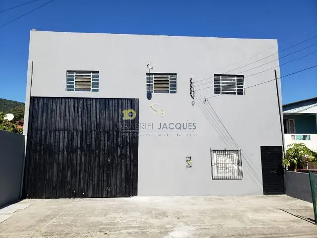 Galpão / Barracão com 540m², à venda, no bairro Vargem do Bom Jesus em Florianópolis