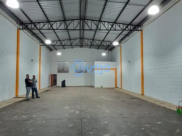 Galpão / Barracão com 250m², para alugar, no bairro Vila Santa Libânia em Bragança Paulista