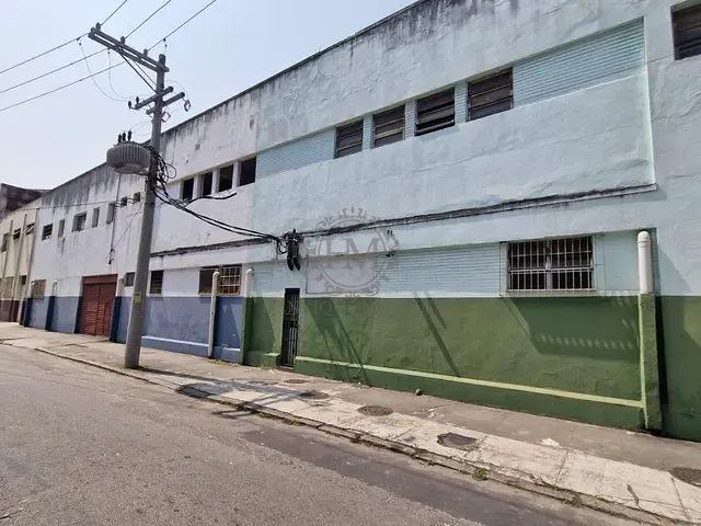 Galpão / Barracão com 2300m², para alugar, no bairro São Cristóvão em Rio de Janeiro
