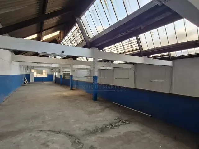 Galpão / Barracão com 2300m², para alugar, no bairro São Cristóvão em Rio de Janeiro