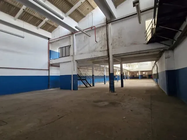 Galpão / Barracão com 2300m², para alugar, no bairro São Cristóvão em Rio de Janeiro