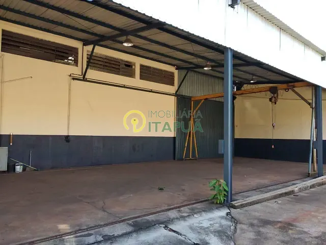 Galpão / Barracão com 767m², para alugar, no bairro Waldemar Hauer em Londrina