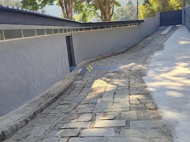 Galpão / Barracão para alugar, no bairro Corrêas em Petrópolis