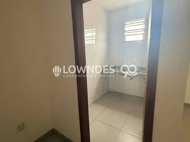 Galpão / Barracão com 500m², para alugar, no bairro Olaria em Rio de Janeiro