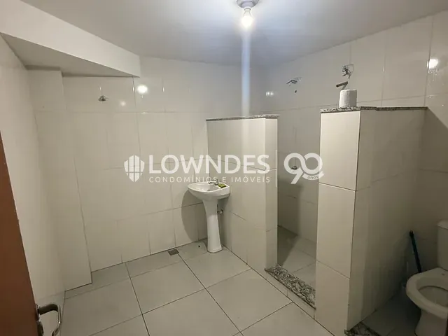 Galpão / Barracão com 500m², para alugar, no bairro Olaria em Rio de Janeiro