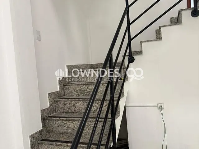 Galpão / Barracão com 500m², para alugar, no bairro Olaria em Rio de Janeiro