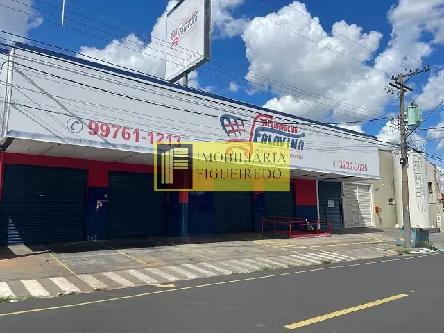 Galpão / Barracão com 1300m², para alugar, no bairro Vila Curti em São José do Rio Preto