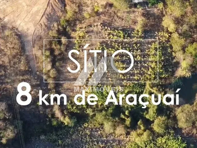 Chácara com 50000m² 3 quartos e 2 banheiros, à venda, no bairro Zona Rural em Araçuaí