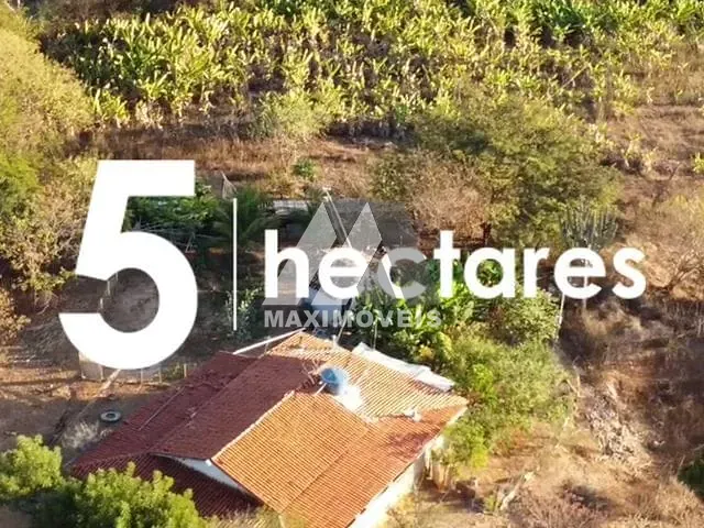 Chácara com 50000m² 3 quartos e 2 banheiros, à venda, no bairro Zona Rural em Araçuaí