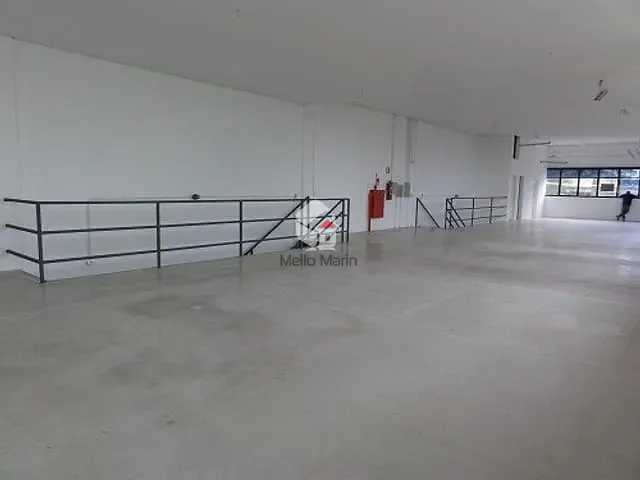 Galpão / Barracão com 1403m², para alugar, no bairro Tamboré em Barueri