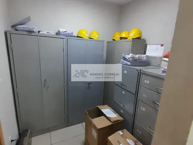 Galpão / Barracão com 250m², à venda, no bairro Jardim São Francisco de Assis em Londrina