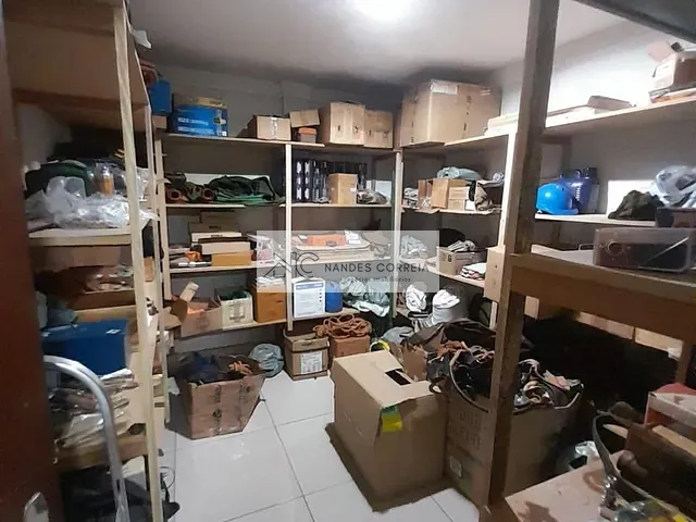Galpão / Barracão com 250m², à venda, no bairro Jardim São Francisco de Assis em Londrina