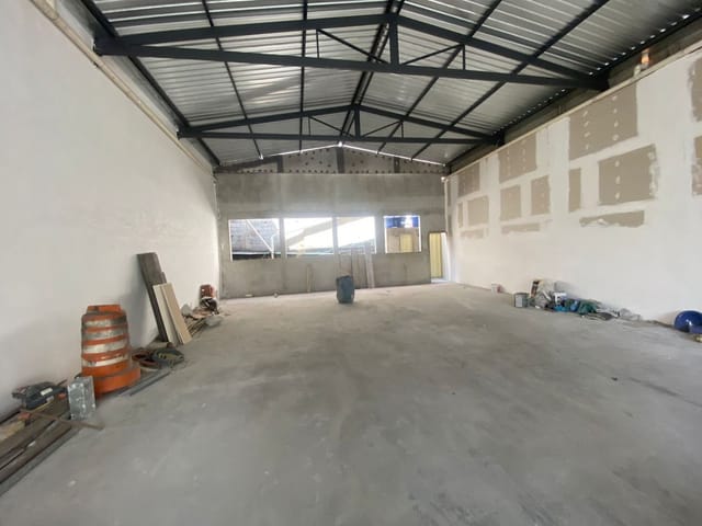 Galpão / Barracão com 225m², para alugar, no bairro Jardim Figueira Grande em São Paulo