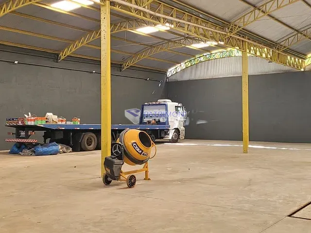 Galpão / Barracão com 720m², para alugar, no bairro Cidade Satélite em Juatuba