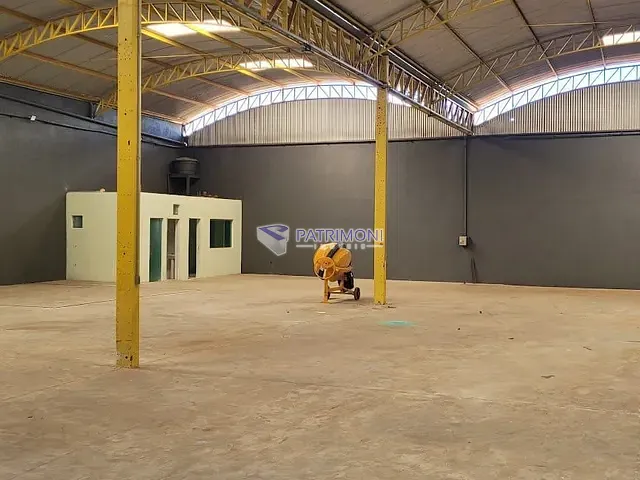 Galpão / Barracão com 720m², para alugar, no bairro Cidade Satélite em Juatuba