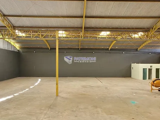 Galpão / Barracão com 720m², para alugar, no bairro Cidade Satélite em Juatuba