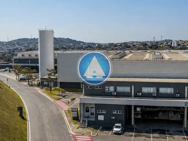 Galpão / Barracão com 1768m², para alugar, no bairro Vila Cristina em Betim