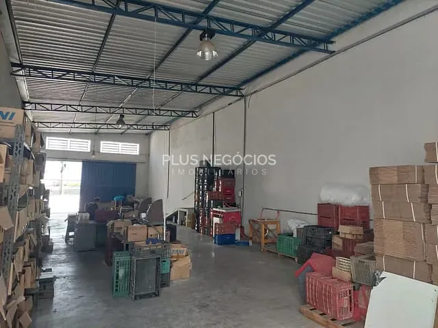 Galpão / Barracão com 242m² 1 quarto e 1 banheiro, à venda, no bairro Jardim Santa Bárbara em Sorocaba