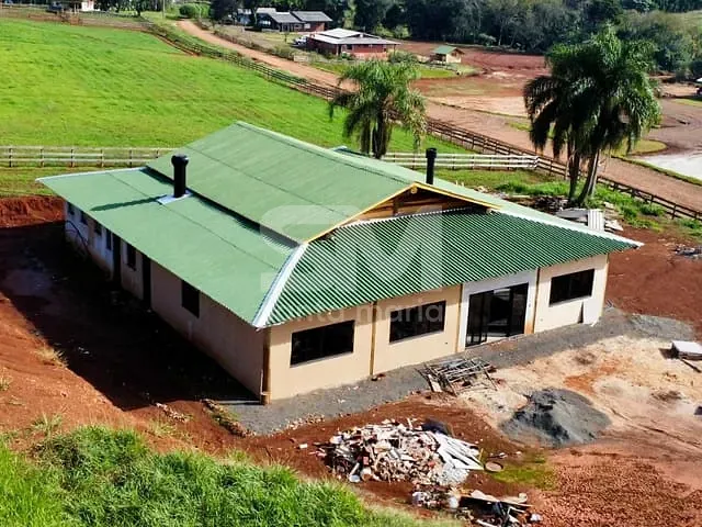 Galpão / Barracão com 300m², para alugar, no bairro Trevo em Chapecó