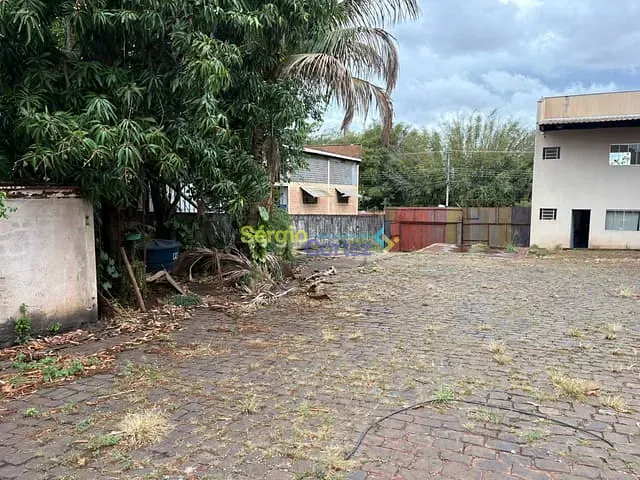 Galpão / Barracão com 1000m², para alugar, no bairro Indústrias Leves em Londrina