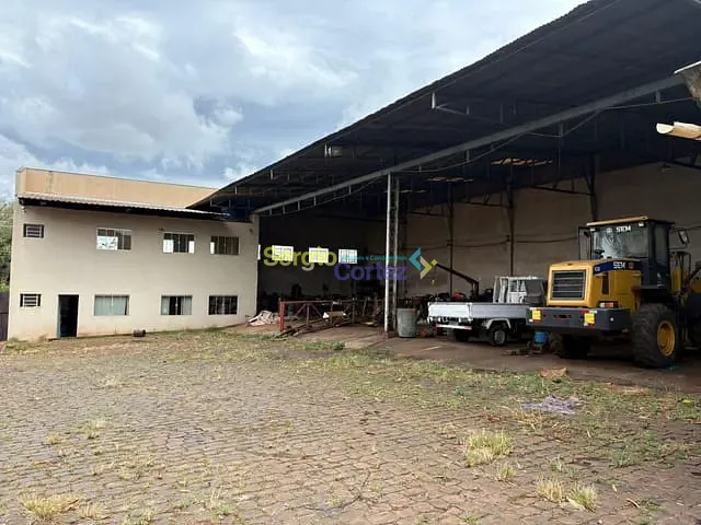 Galpão / Barracão com 1000m², para alugar, no bairro Indústrias Leves em Londrina