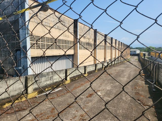 Galpão / Barracão com 4000m², para alugar, no bairro Triângulo em Pindamonhangaba
