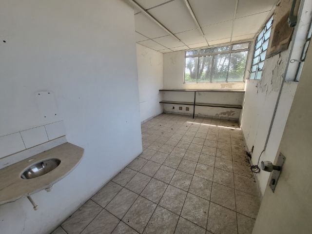 Galpão / Barracão com 4000m², para alugar, no bairro Triângulo em Pindamonhangaba