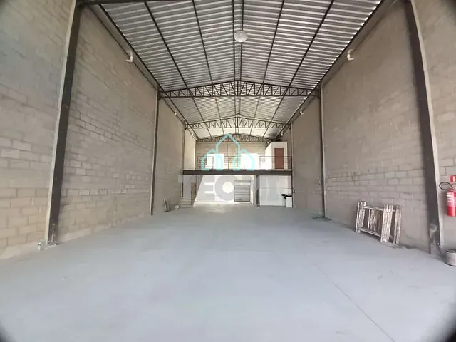 Galpão / Barracão com 300m², para alugar, no bairro Loteamento Industrial em Taubaté