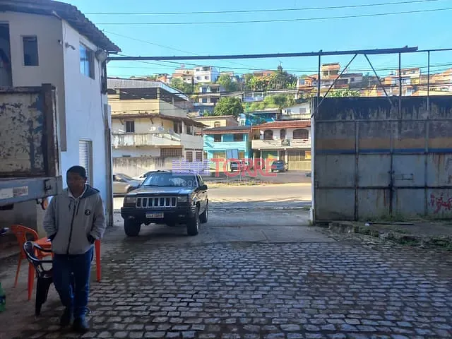 Galpão / Barracão com 1172m², para alugar, no bairro Malhado em Ilhéus