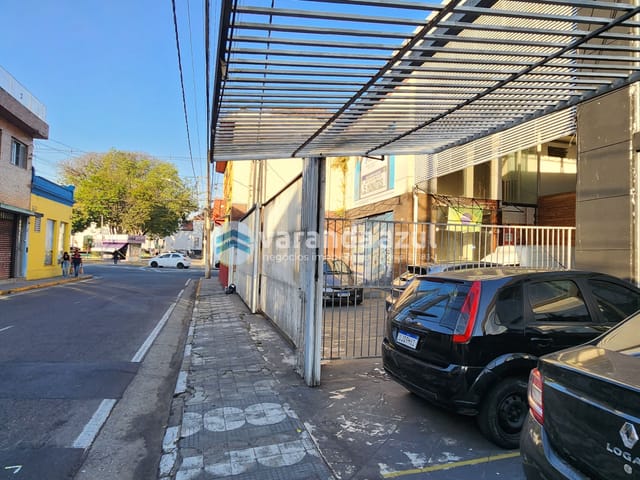 Prédio com 1300m², para alugar, no bairro Centro em Mogi das Cruzes