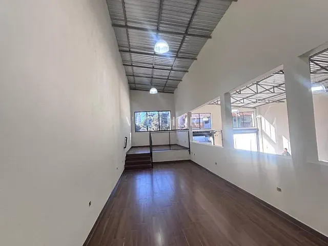 Galpão / Barracão para alugar, no bairro Igapó em Londrina
