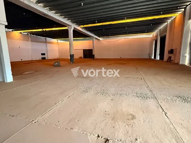 Galpão / Barracão à venda ou para alugar, no bairro Jóquei Clube em Uruguaiana