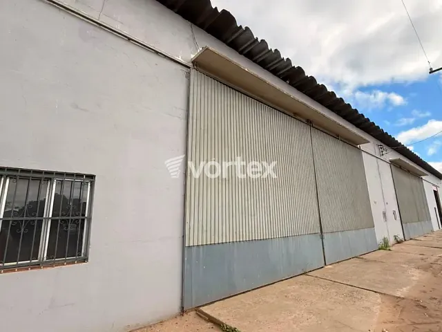 Galpão / Barracão à venda ou para alugar, no bairro Jóquei Clube em Uruguaiana