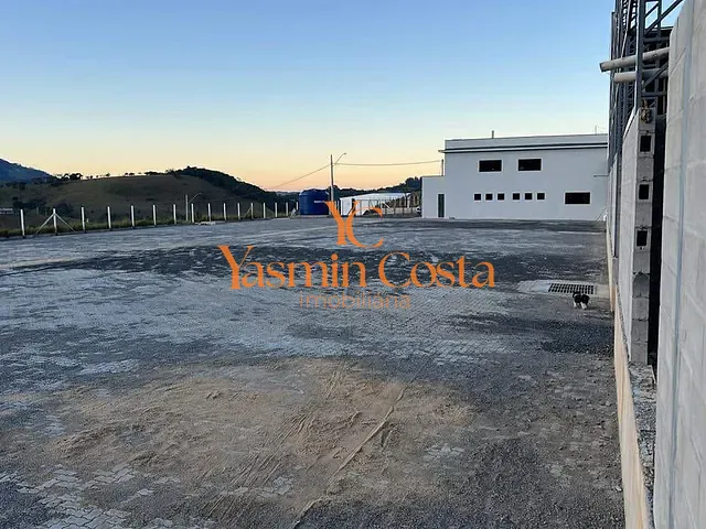 Galpão / Barracão com 8840m², à venda ou para alugar, no bairro Água Comprida em Cambuí