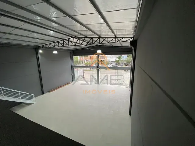 Galpão / Barracão com 400m², à venda, no bairro Laranjal em Pelotas
