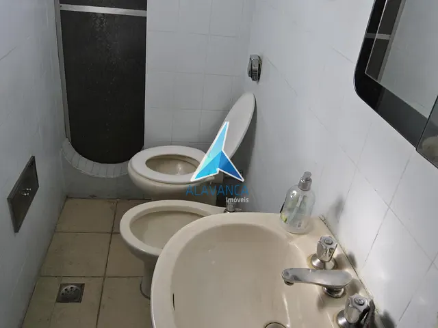 Galpão / Barracão com 600m², à venda, no bairro Lourdes em Governador Valadares