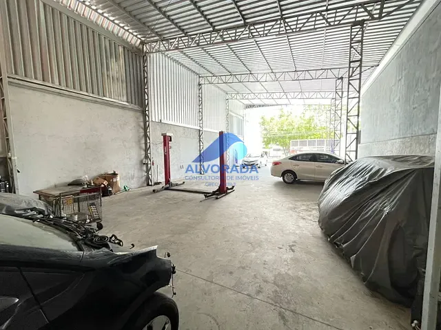 Galpão / Barracão com 360m², para alugar, no bairro Residencial União em São José dos Campos
