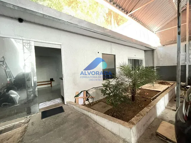 Galpão / Barracão com 360m², para alugar, no bairro Residencial União em São José dos Campos