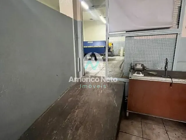 Galpão / Barracão com 250m², para alugar, no bairro Cerâmica em São Caetano do Sul