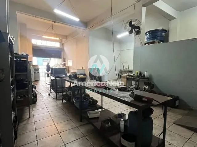 Galpão / Barracão com 250m², para alugar, no bairro Cerâmica em São Caetano do Sul