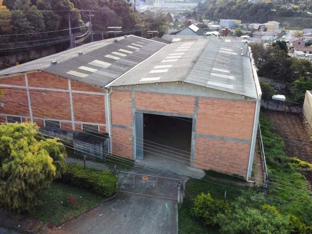 Foto do Galpão / Barracão - BARRACÃO COM 643M²A VENDA NO BAIRRO CESAR AUGUSTO EM COLOMBO POR R$1.890.000.00 | Azos imóveis