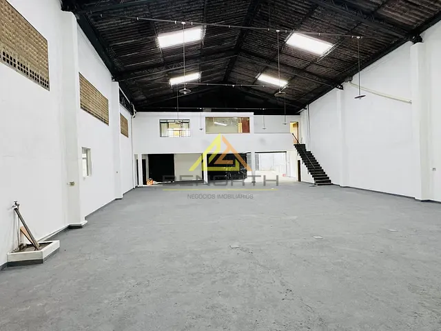 Galpão / Barracão com 1000m², à venda, no bairro Vila Amália (Zona Norte) em São Paulo