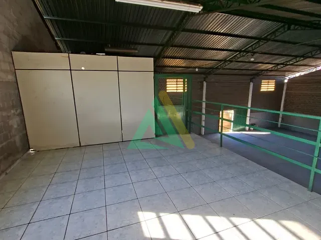 Galpão / Barracão para alugar, no bairro Santa Cruz em Mogi Mirim