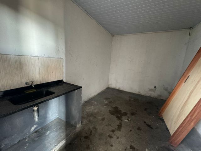 Galpão / Barracão com 500m², para alugar, no bairro Vila São Benedito em Pindamonhangaba
