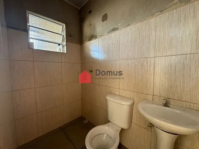 Galpão / Barracão com 500m², para alugar, no bairro Vila São Benedito em Pindamonhangaba