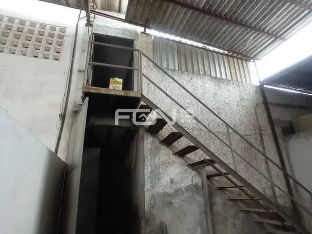 Galpão / Barracão com 150m², para alugar, no bairro Palmeiras  em Camaçari