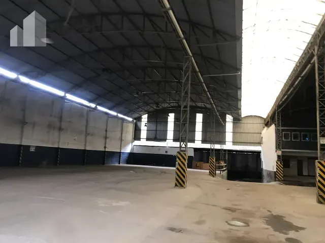 Galpão / Barracão com 4000m², à venda, no bairro Jardim da Posse em Nova Iguaçu