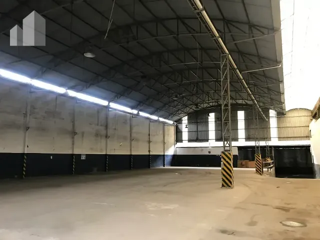 Galpão / Barracão com 4000m², à venda, no bairro Jardim da Posse em Nova Iguaçu